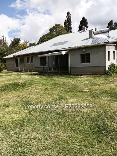 Newlands Office: 780m² with 10 Big Offices + a Conference Space on 6,100m² — Paved Drive & Borehole