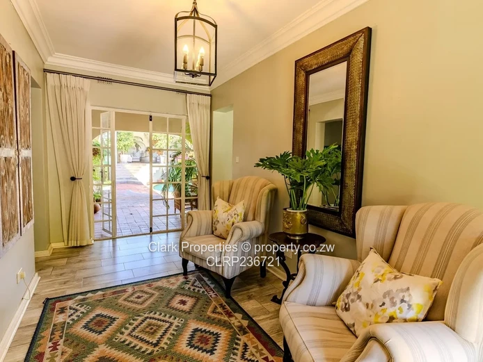 Elegant 5 Bedroom Guest Lodge/Family Retreat.