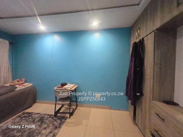 Madokero 4-Bed Home - Fitted Kitchen, Carport & Solar