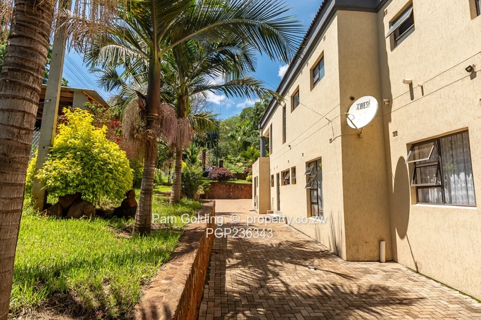 6 Bedroom Double Storey With a Prolific Borehole