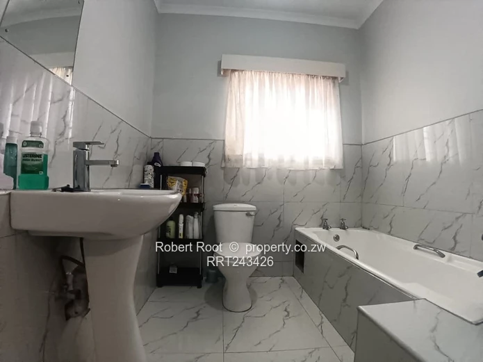 2 Bed Garden Flat in the Avenues