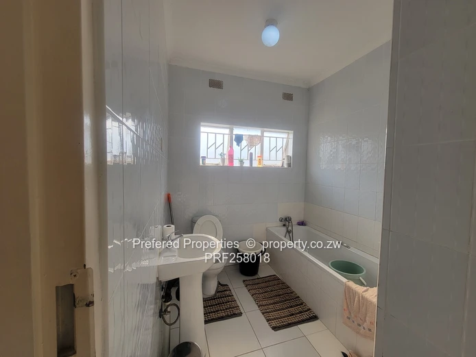 Spacious 4-Bed Home in Marlborough — Borehole & Big Yard (Sole Mandate)