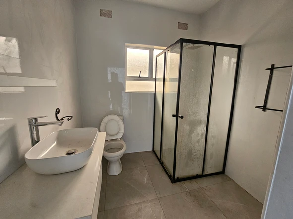 3 Bedroom Flat & Apartment