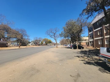 2 Bedroom Flat & Apartment
