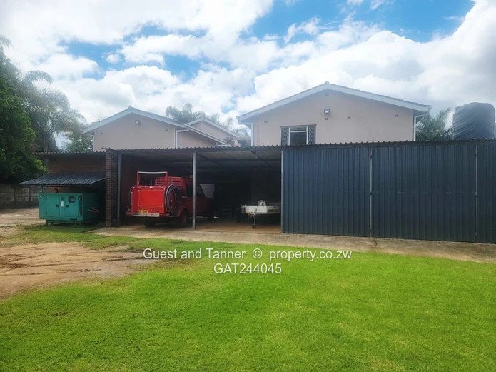 9 Bedroomed house For Sale In Gunhill