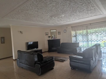 6 Bedroom House