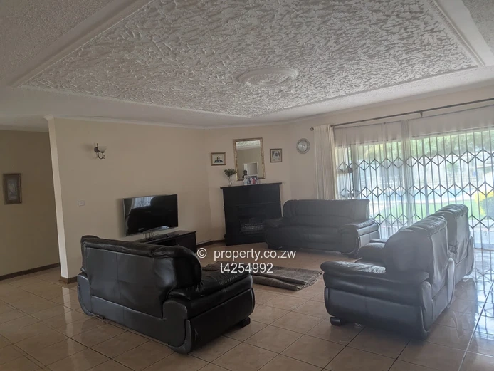 Greystone Park neat 6 bedroomed house to Rent 