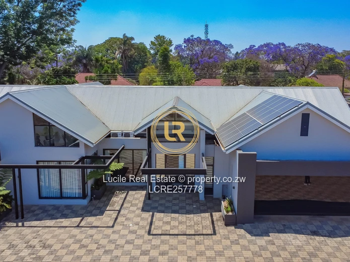 Luxury Living In Eastlea | Fully Furnished Home 