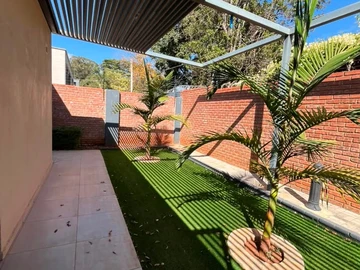 3 Bedroom Flat & Apartment