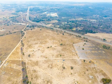 Farm & Agricultural Land