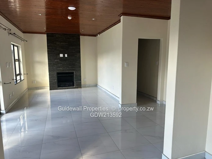4 beds house to rent  in Sunway city
