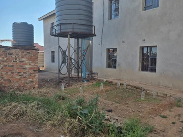 2 Bedroom Flat & Apartment