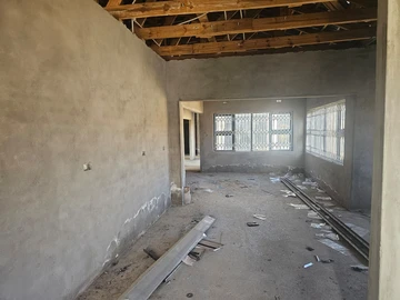 6 Bedroom House