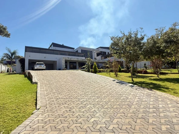 5 Bedroom House
