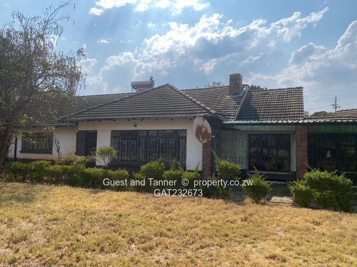 5-Bedroom House For Sale In  Matsheumhlope Bulawayo