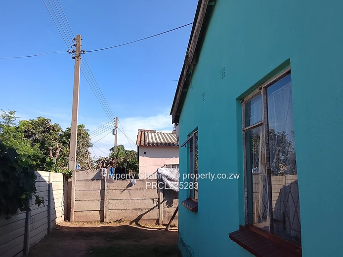 Solid 5-Bed Chitungwiza Home — Walled and Gated