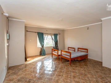 6 Bedroom House