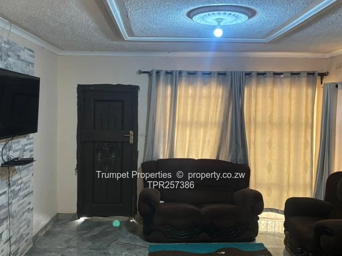 4-Bed Norton Home — Title deeds, Borehole