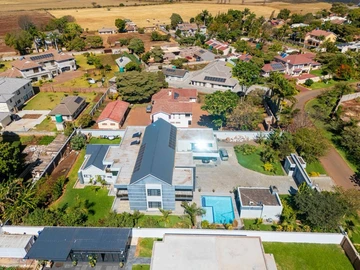 6 Bedroom House