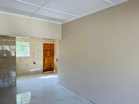 2 Bedroom Flat & Apartment