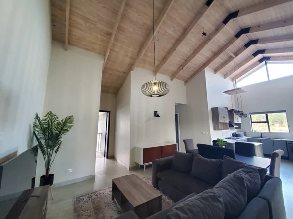 3 Bedroom Flat & Apartment