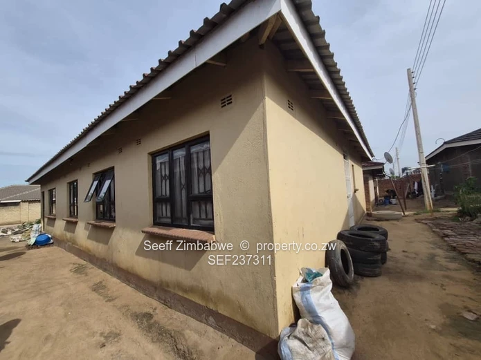 Spacious Four-Bedroom Family Home in Sought-After Southview Park