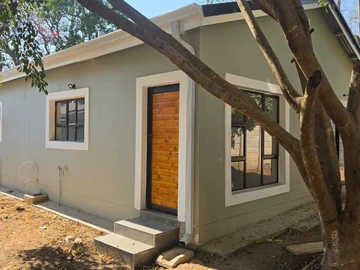 3 Bedroom Flat & Apartment