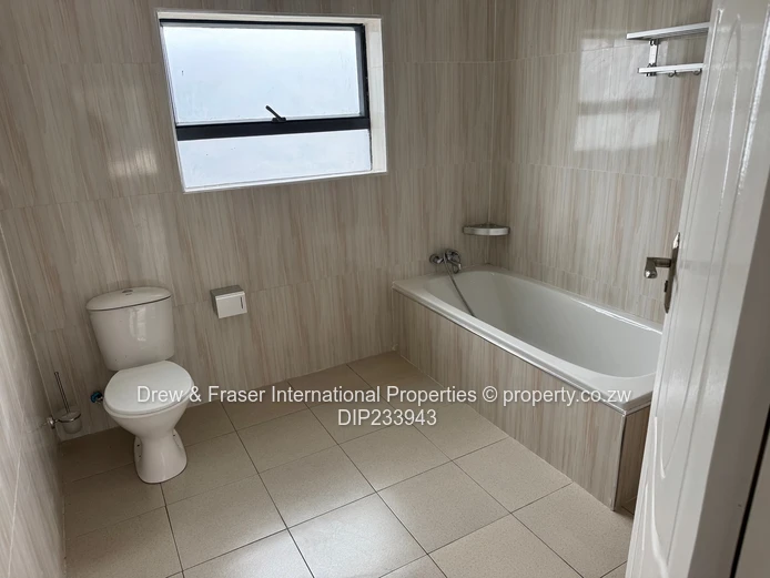 Modern 3-Bed Garden Flat with Borehole in Old Windsor