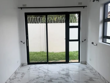 3 Bedroom Flat & Apartment