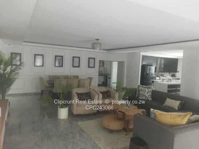 Ashdown Park - Neat and Modern House For Sale