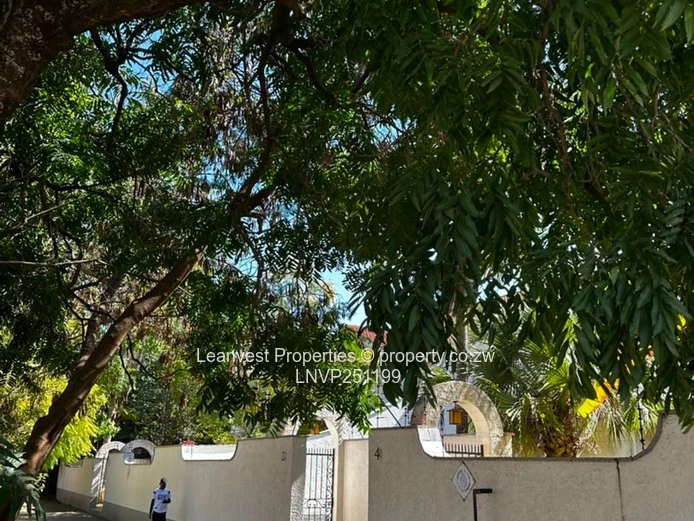 Harare Upper Avenues Neat Duplex Garden Flat For Sale