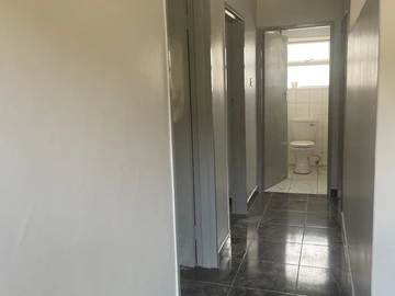 2 Bedroom Flat & Apartment