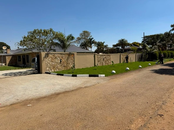 6 Bedroom House