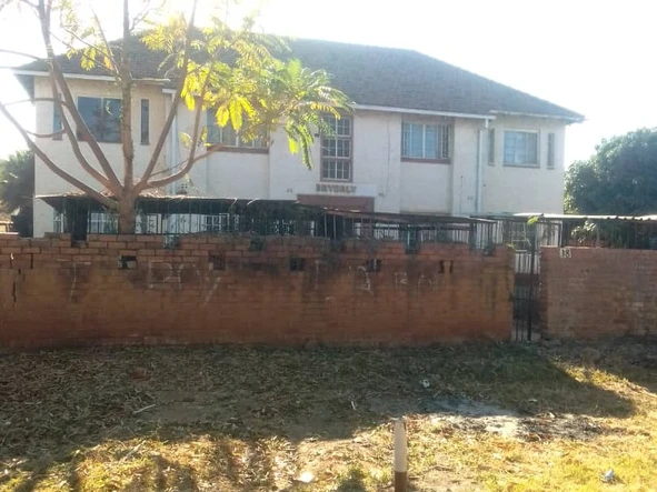 EASTLEA FLAT, Specious One Bedroomed Flat, Lounge, Kitchen, Title Deeds