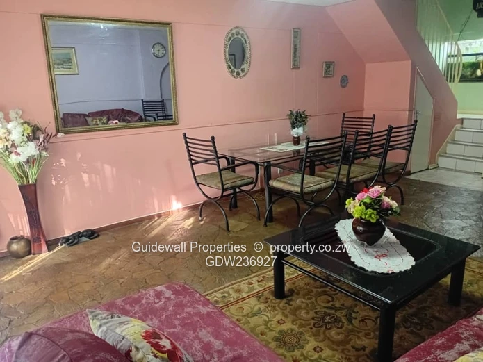 Spacious 3 bed garden flat for rental in Harare Avenues