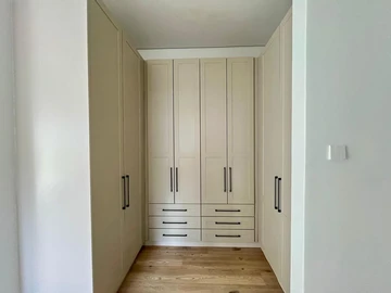 3 Bedroom Flat & Apartment
