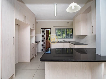 3 Bedroom Flat & Apartment