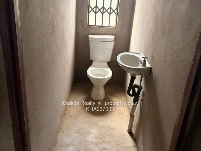 Chitungwiza Makoni shop for sale 