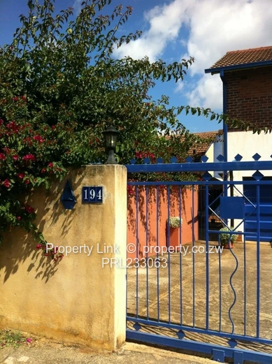 Borehole, Garden, Pool & Separate 1 Bed Self-Contained Cottage