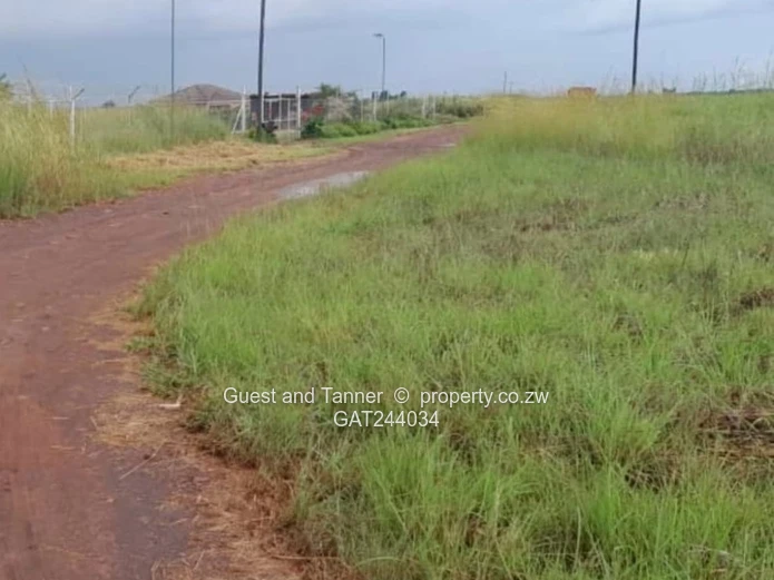 2200m² Stand up for grabs in Darwendale View, Norton.