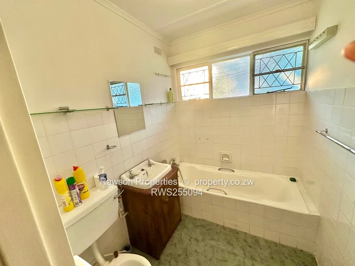 KARIBA HOME - Luxurious Hilltop Home with Breathtaking Views of Kariba Dam (Sole Mandate)