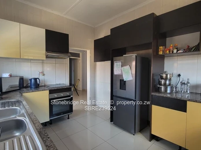 Secure 3 Bedroomed Townhouse in Selbourne Park for sale