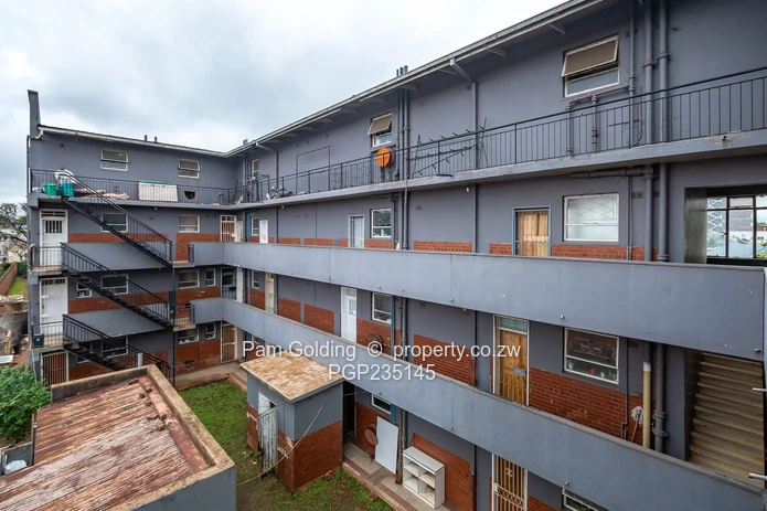 Modern Duplex Apartment in Langley House - Avenues (Sole Mandate)