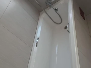 4 Bedroom Flat & Apartment