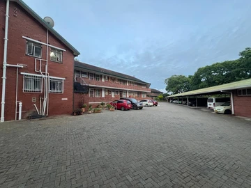 3 Bedroom Flat & Apartment