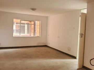 2 Bedroom Flat & Apartment