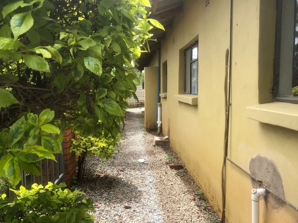Neat 2 bed flat for Sale