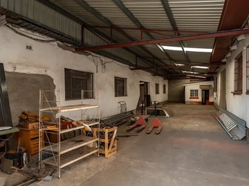 Warehouse & Factory