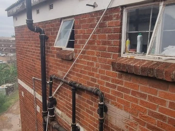 2 Bedroom Flat & Apartment