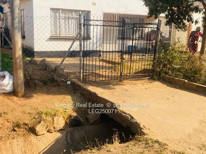 Gated 4-Bed Split-Level Home in Marondera